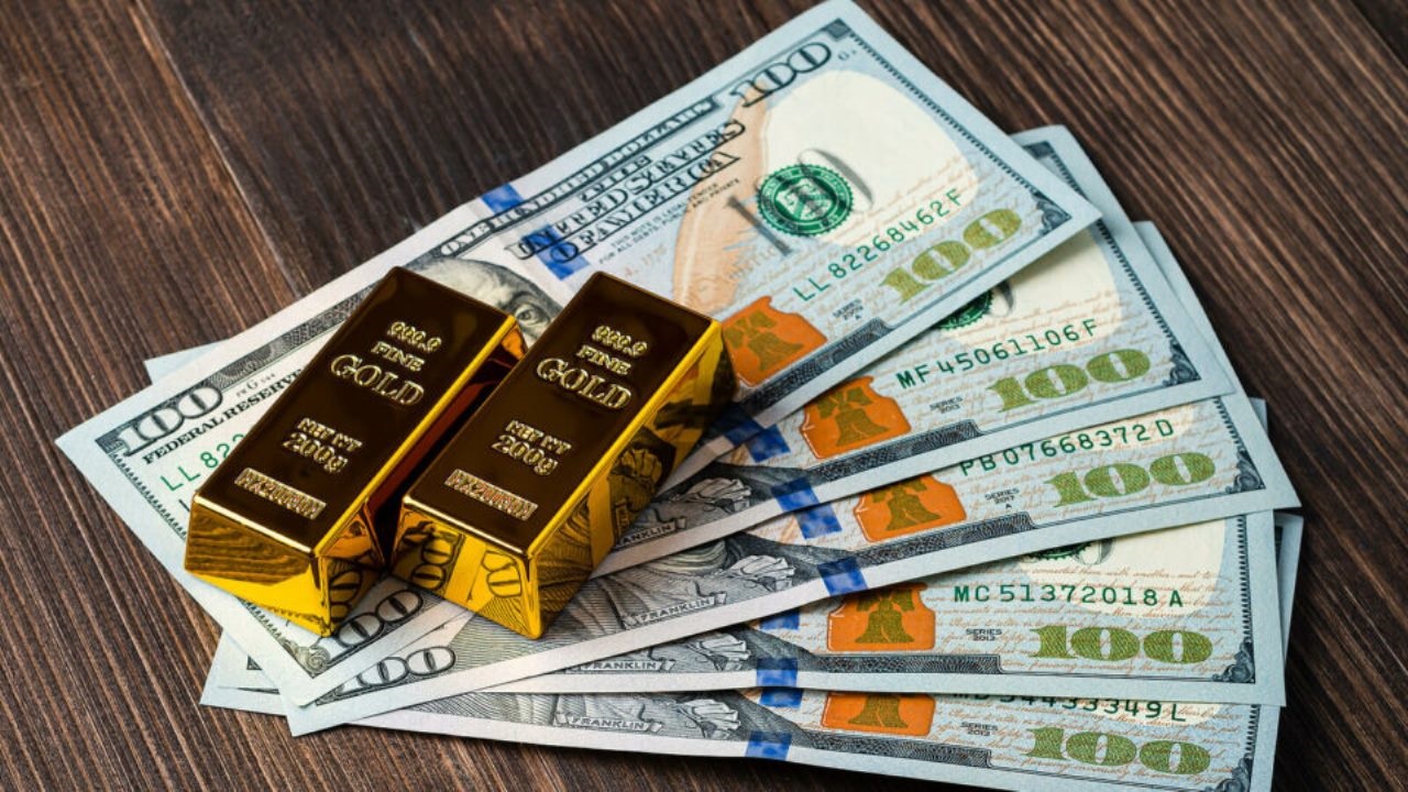Why Are Investors Turning to Gold?